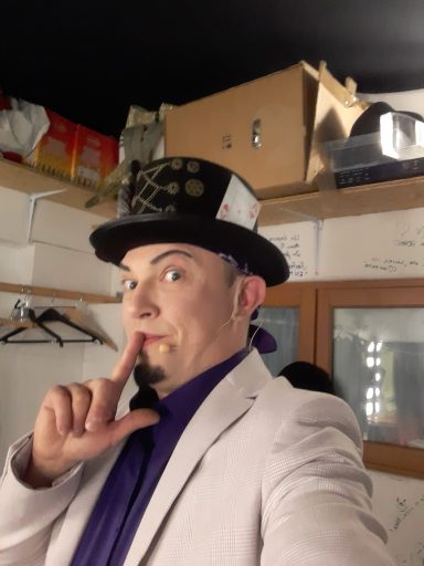 Petits Secrets du Pr Revax magie comique illusions one-man-show humour